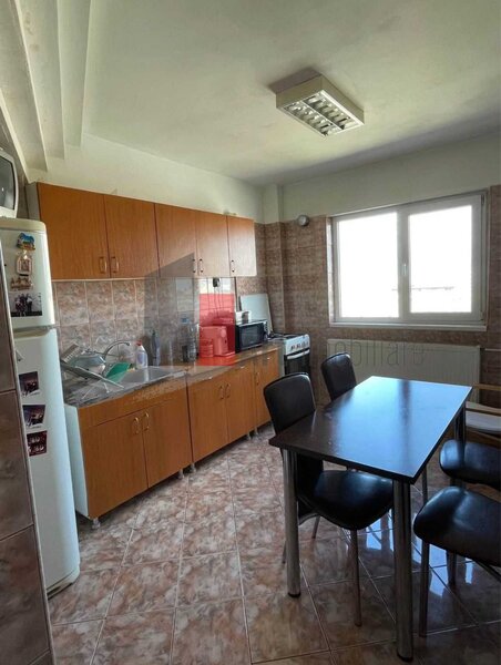 Inchiriez apartament 3 camere  si loc de parcare in zona Piata Gorjului