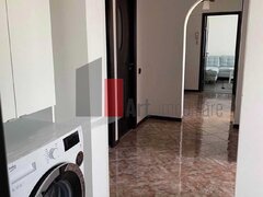 Trei camere  si loc de parcare in zona Piata Gorjului